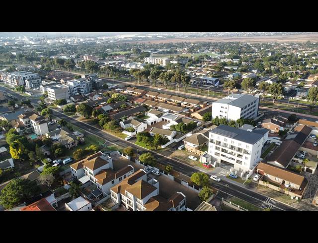 300M² BUILDING FOR SALE IN TABLE VIEW